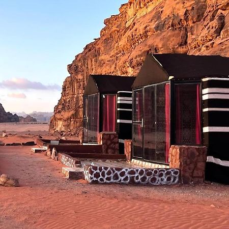 Omar Ghazi Camp Hotel Wadi Rum Exterior foto