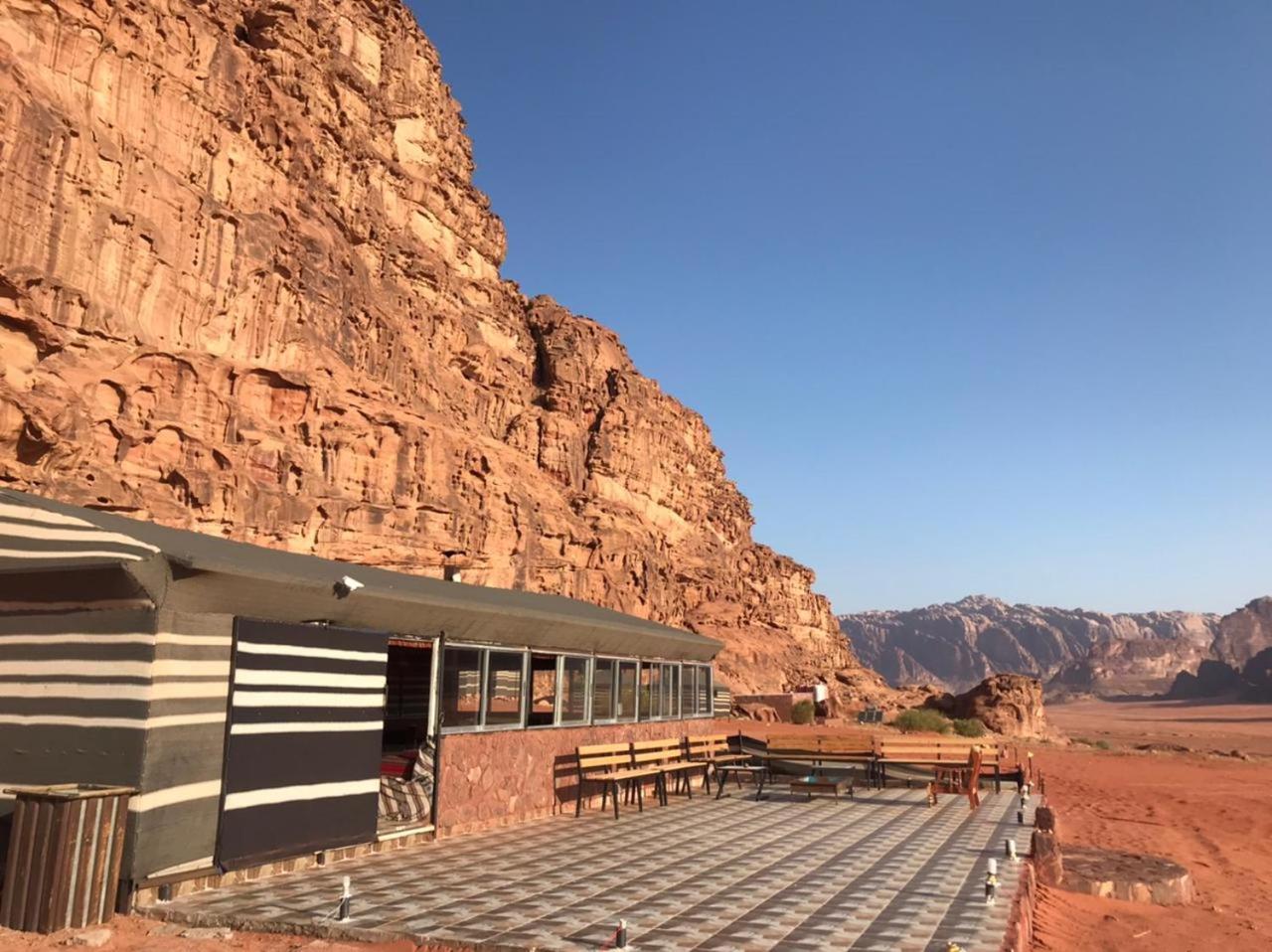 Omar Ghazi Camp Hotel Wadi Rum Exterior foto