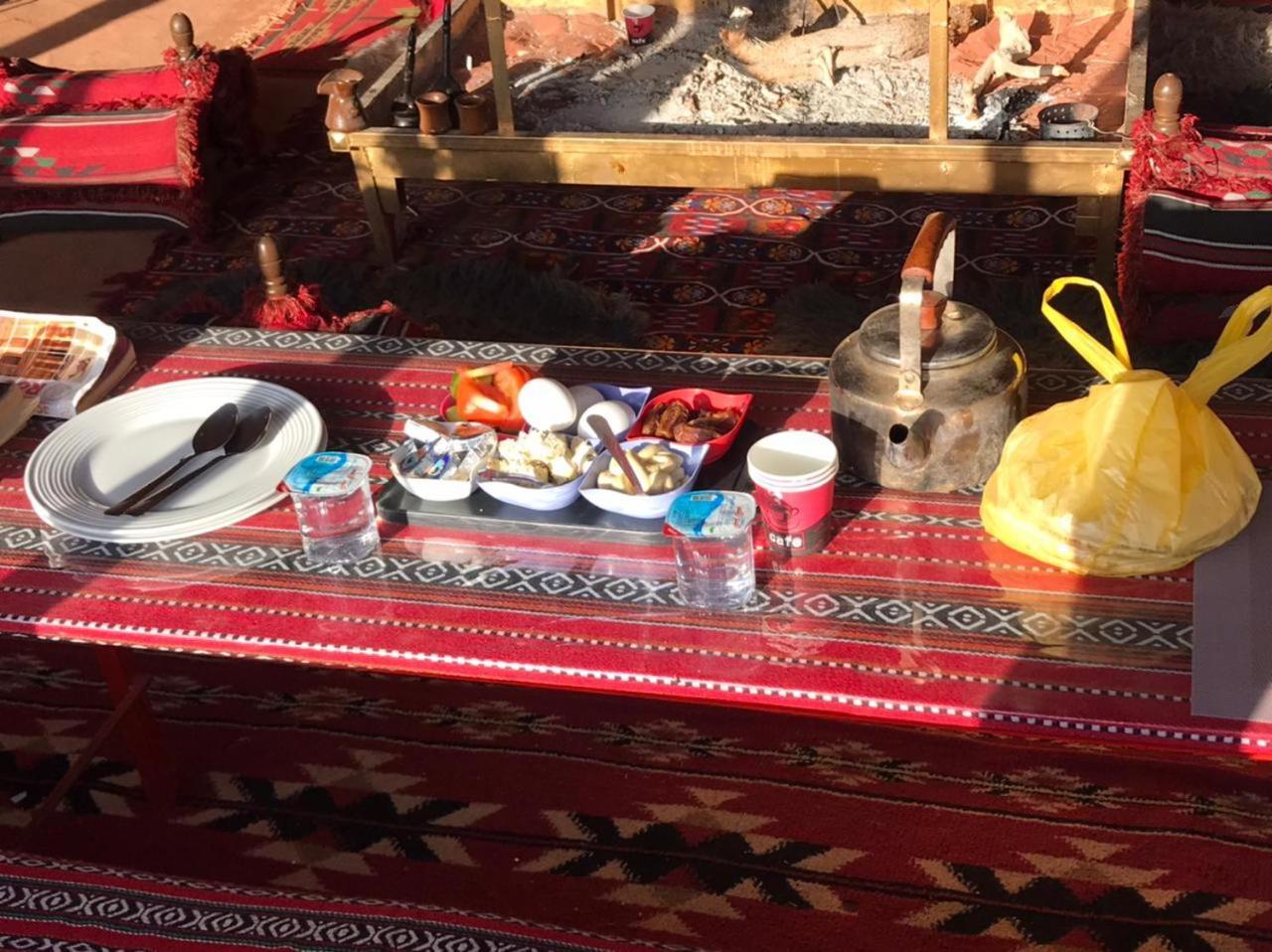 Omar Ghazi Camp Hotel Wadi Rum Exterior foto